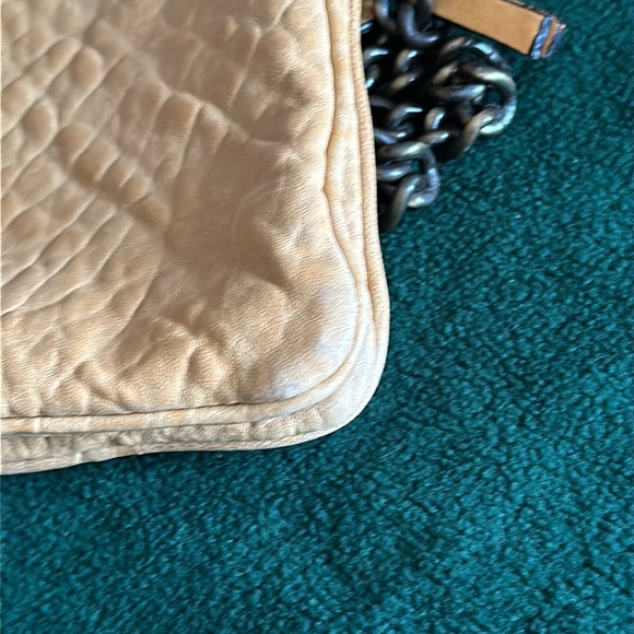 BEAUTIFUL MAXON COLLECTION PEBBLED LEATHER HANDBAG. Yellow-tan color. VG/EUC. - Picture 11 of 13